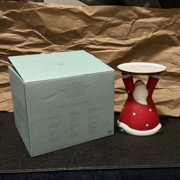 PartyLite Holiday Cheer Santa Claus Pillar Holder - Picture 2 of 9